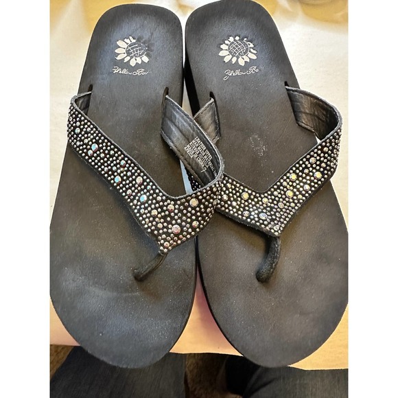 Yellow Box Studded Flip Flops Size 7 - Picture 1 of 4